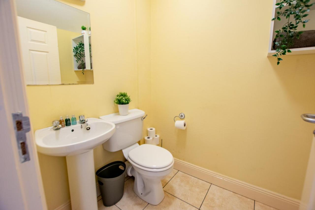 126 - Gort Na Coiribe 4 Bedroom Duplex, By Shortstays Galway Buitenkant foto