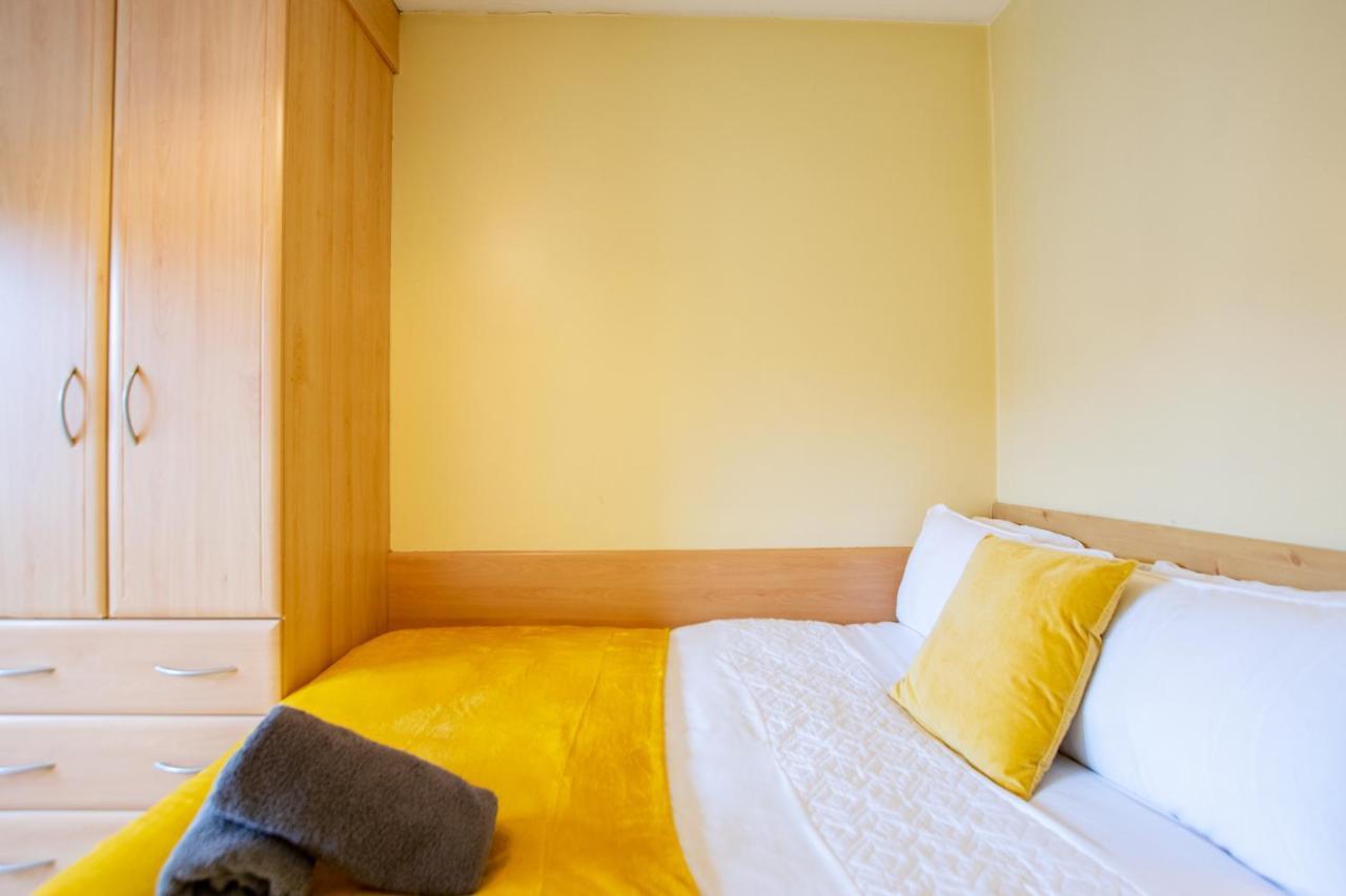 126 - Gort Na Coiribe 4 Bedroom Duplex, By Shortstays Galway Buitenkant foto