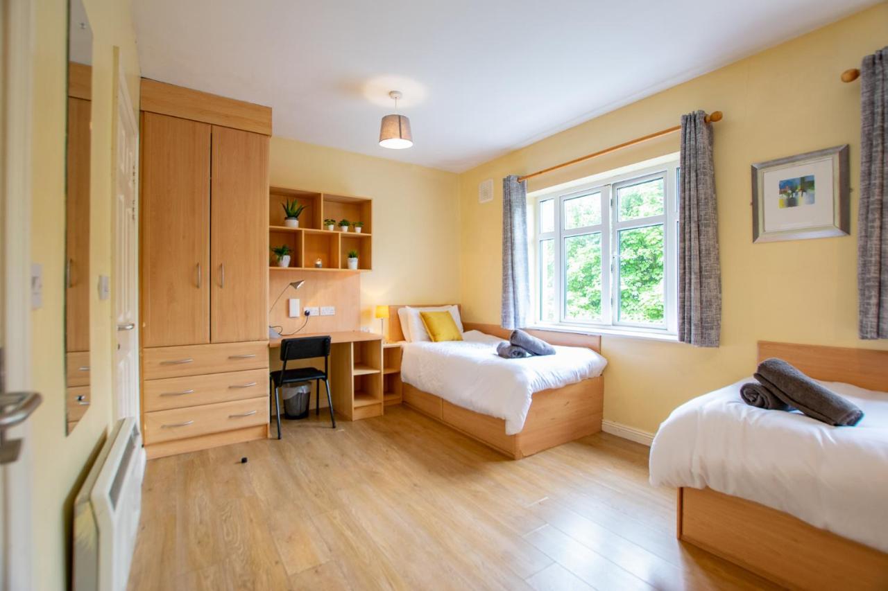 126 - Gort Na Coiribe 4 Bedroom Duplex, By Shortstays Galway Buitenkant foto