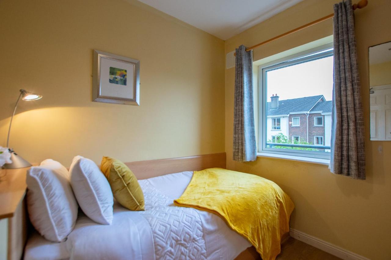 126 - Gort Na Coiribe 4 Bedroom Duplex, By Shortstays Galway Buitenkant foto